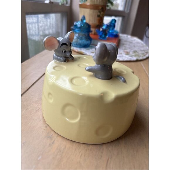 Vintage Cute Kitsch Cheese Butter Cover Lid Only Mice Playing Ceramic Retro - Picture 1 of 7